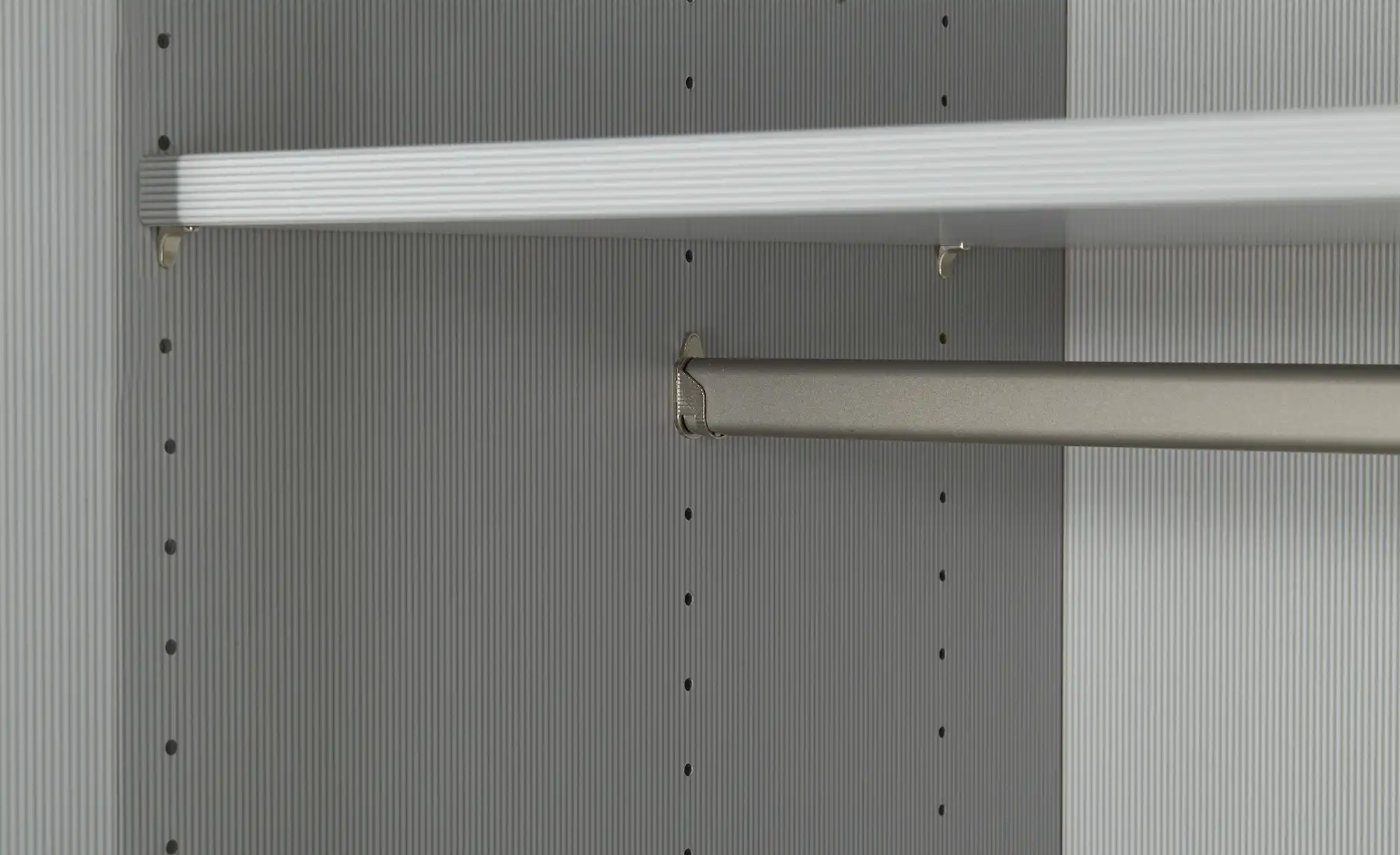 Drehtürenschrank