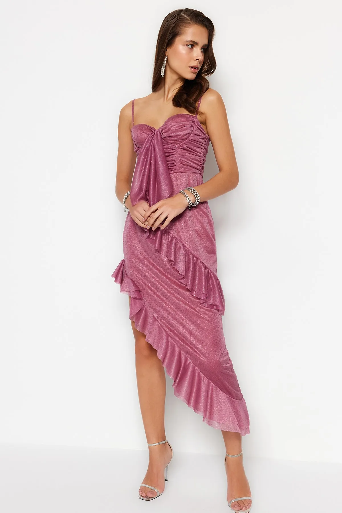 Trendyol Collection  Abendkleid aus staubigem rosa Volant-Tüll mit Futter TPRSS23EL00344
