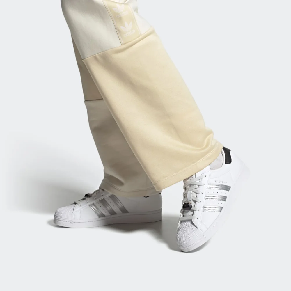 adidas Superstar HQ4256 / weiss