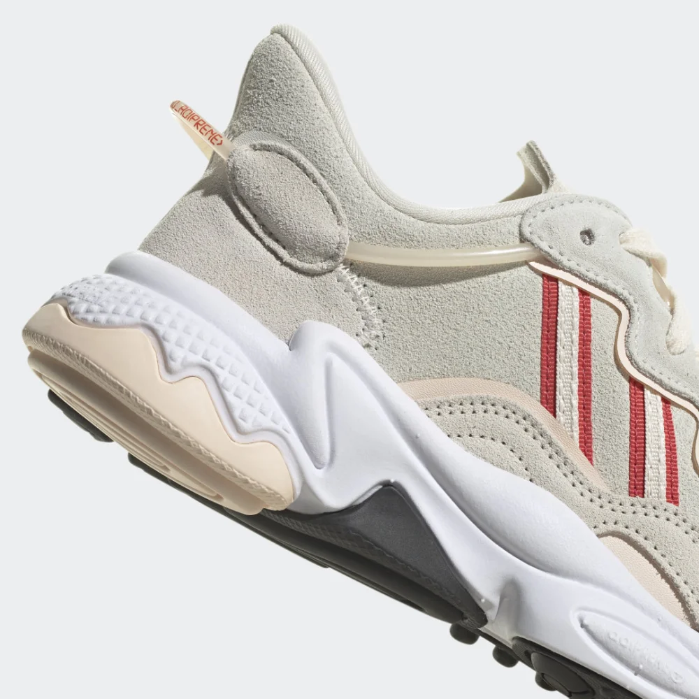 adidas OZWEEGO HQ1634 / weiss