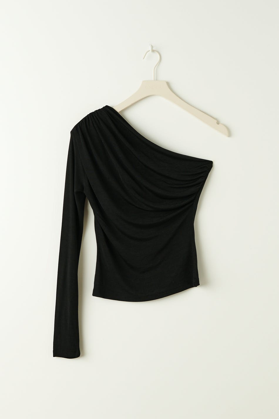 One shoulder top