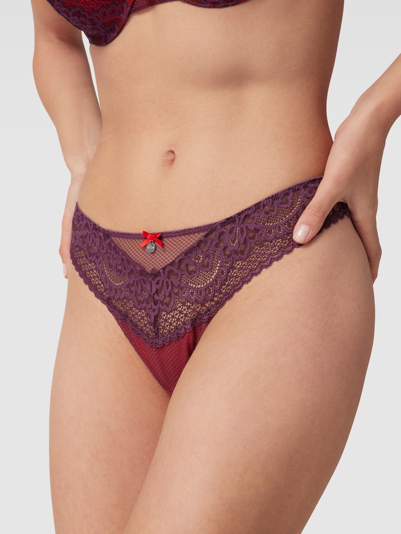 String aus Häkelspitze Modell 'OPHÉLIE' in bordeaux rot
