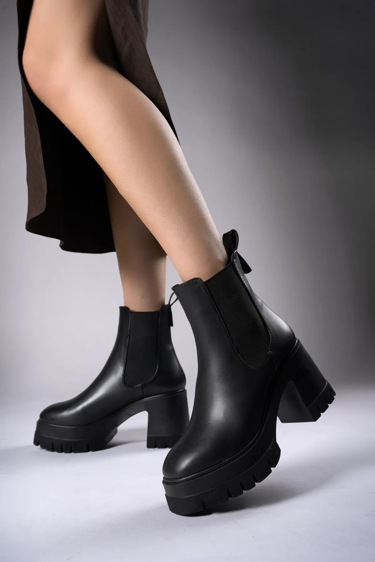Riccon  Damen-Stiefel mit Absatz in schwarzer Haut