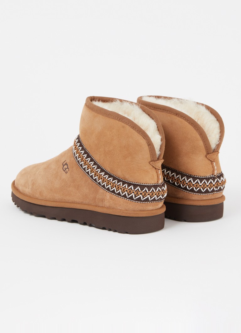Ghete UGG Classic Mini Crescent din piele întoarsă