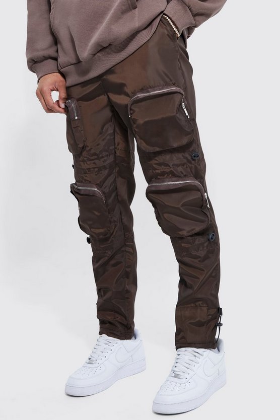 Schmale Cargo-Hose mit Taschen und Schnalle