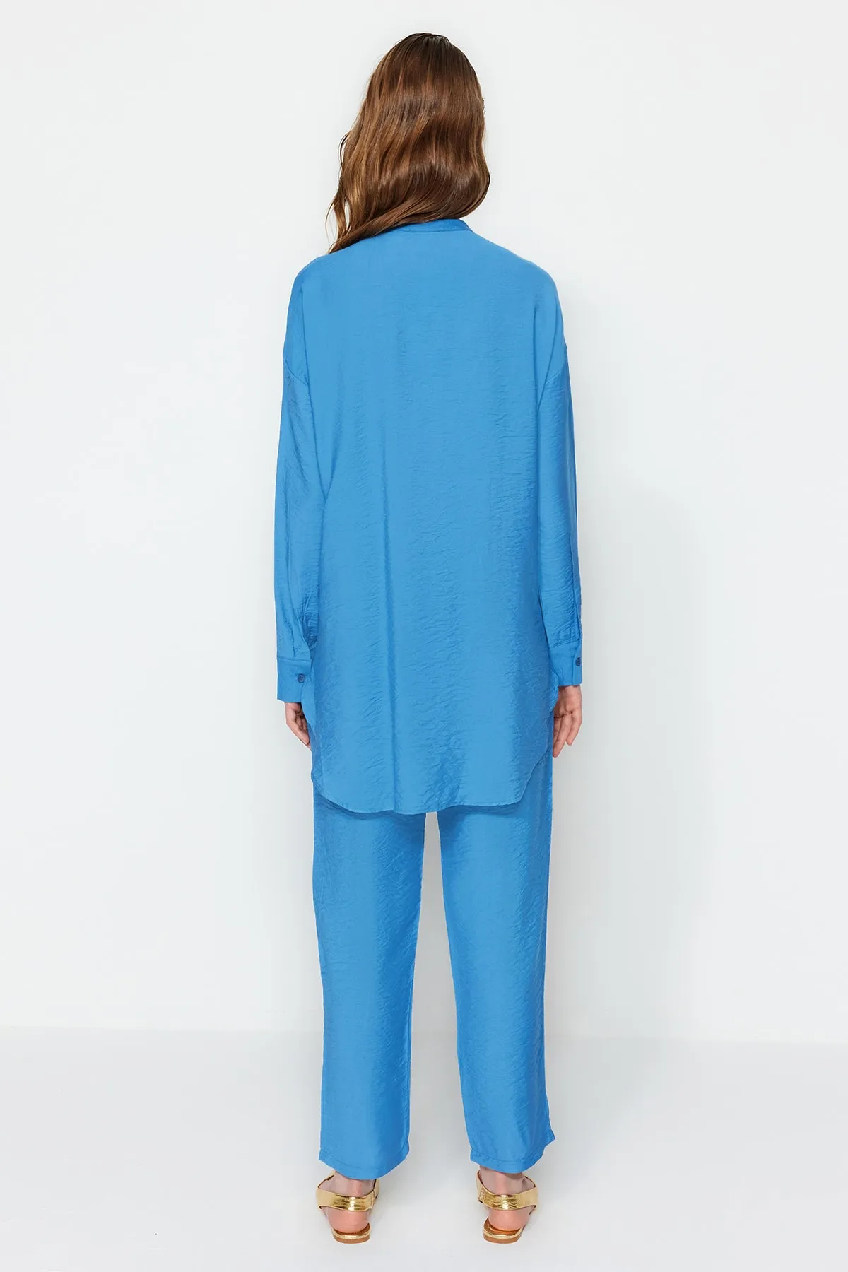Trendyol Modest  Blaues gewebtes Aerobin-Hemd-Hosen-Set TCTSS23US00068