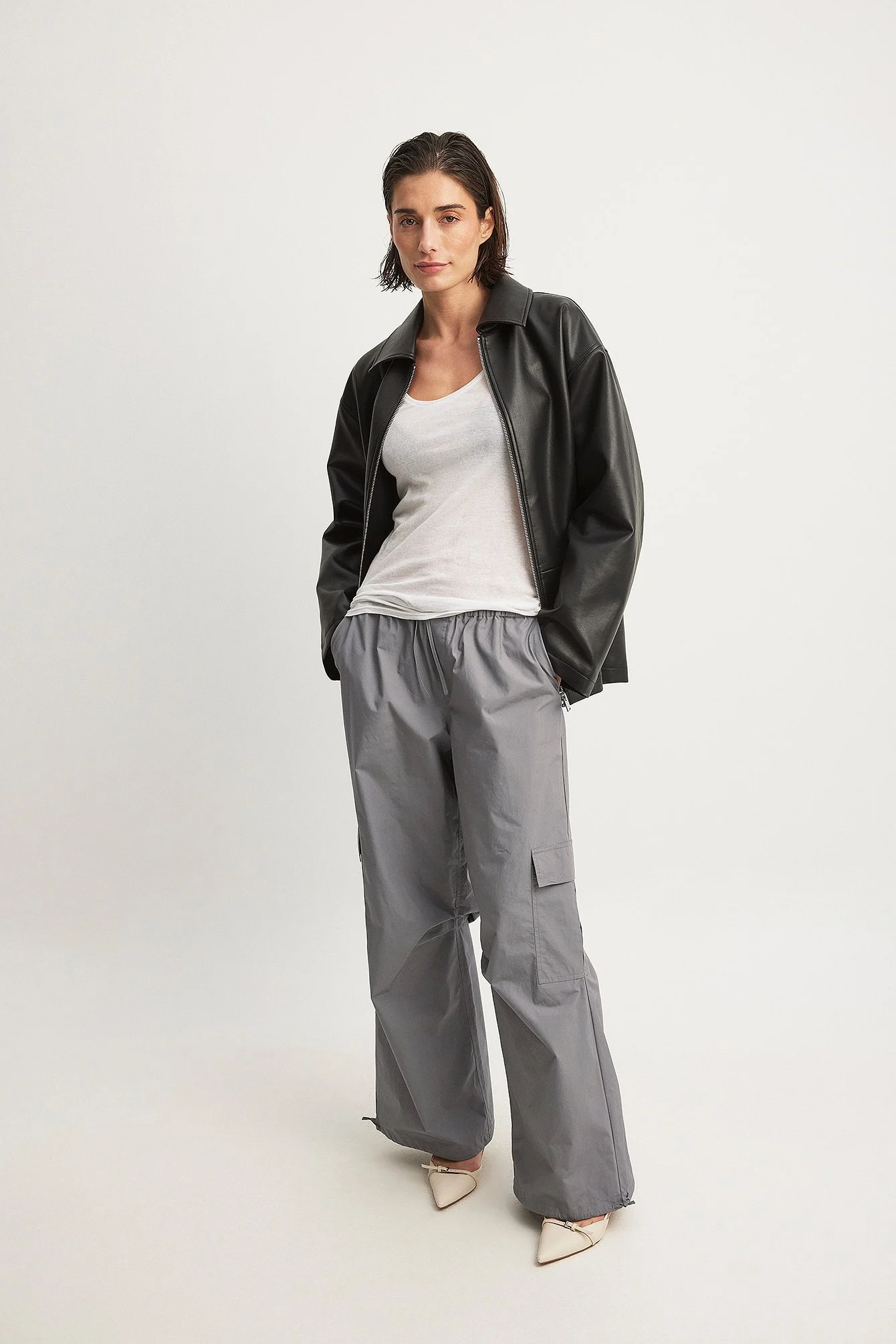 Lockere Cargohose mit halbhoher Taille und Kordelzug