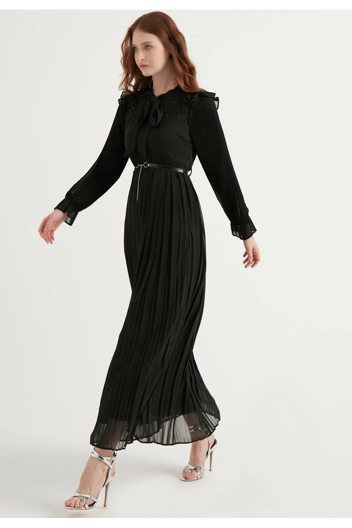 Herita  Plissiertes Maxikleid mit Bindeband vorn und Gürtel