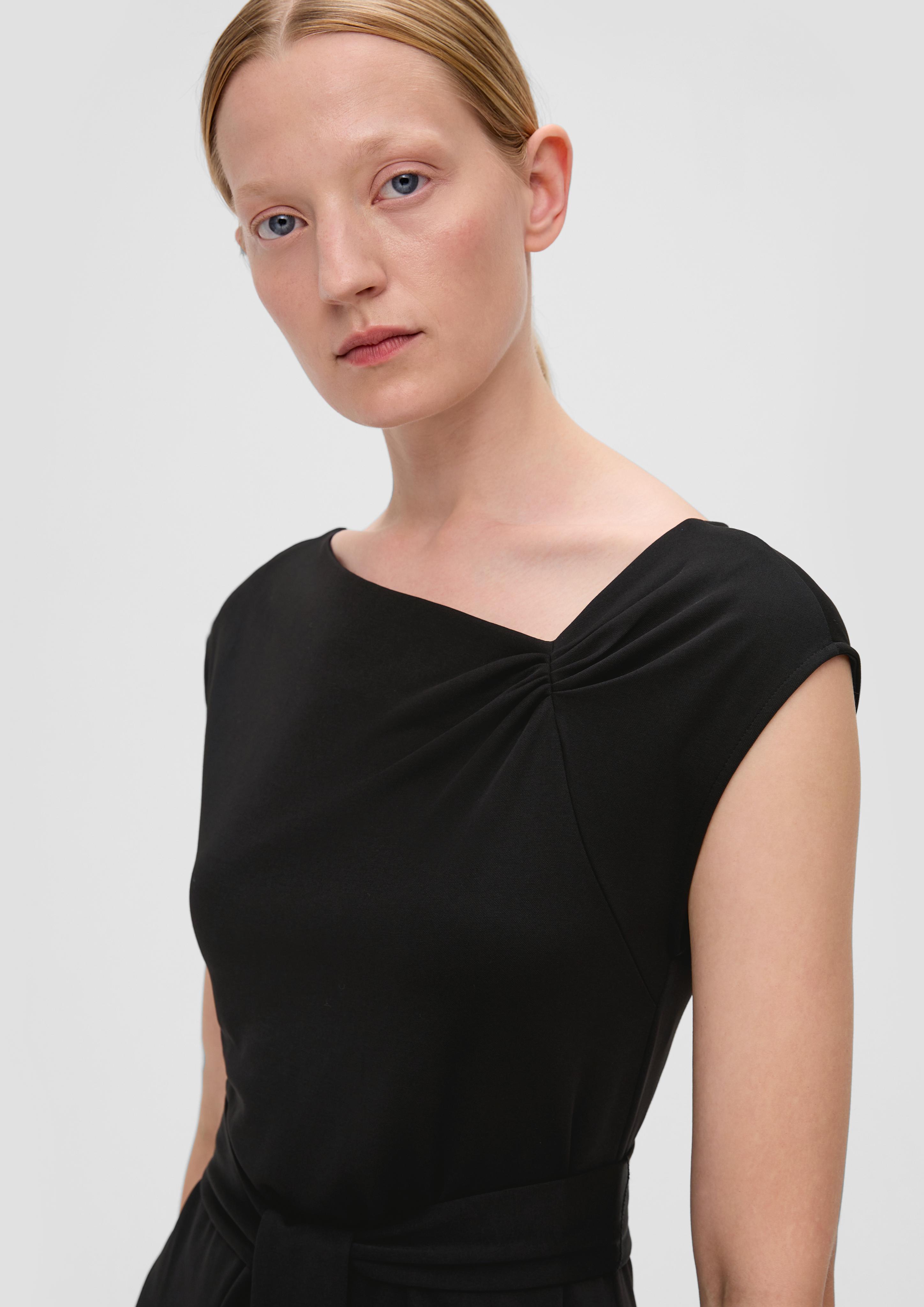 Kurzes Kleid mit Knoten-Detail  2137639-9999