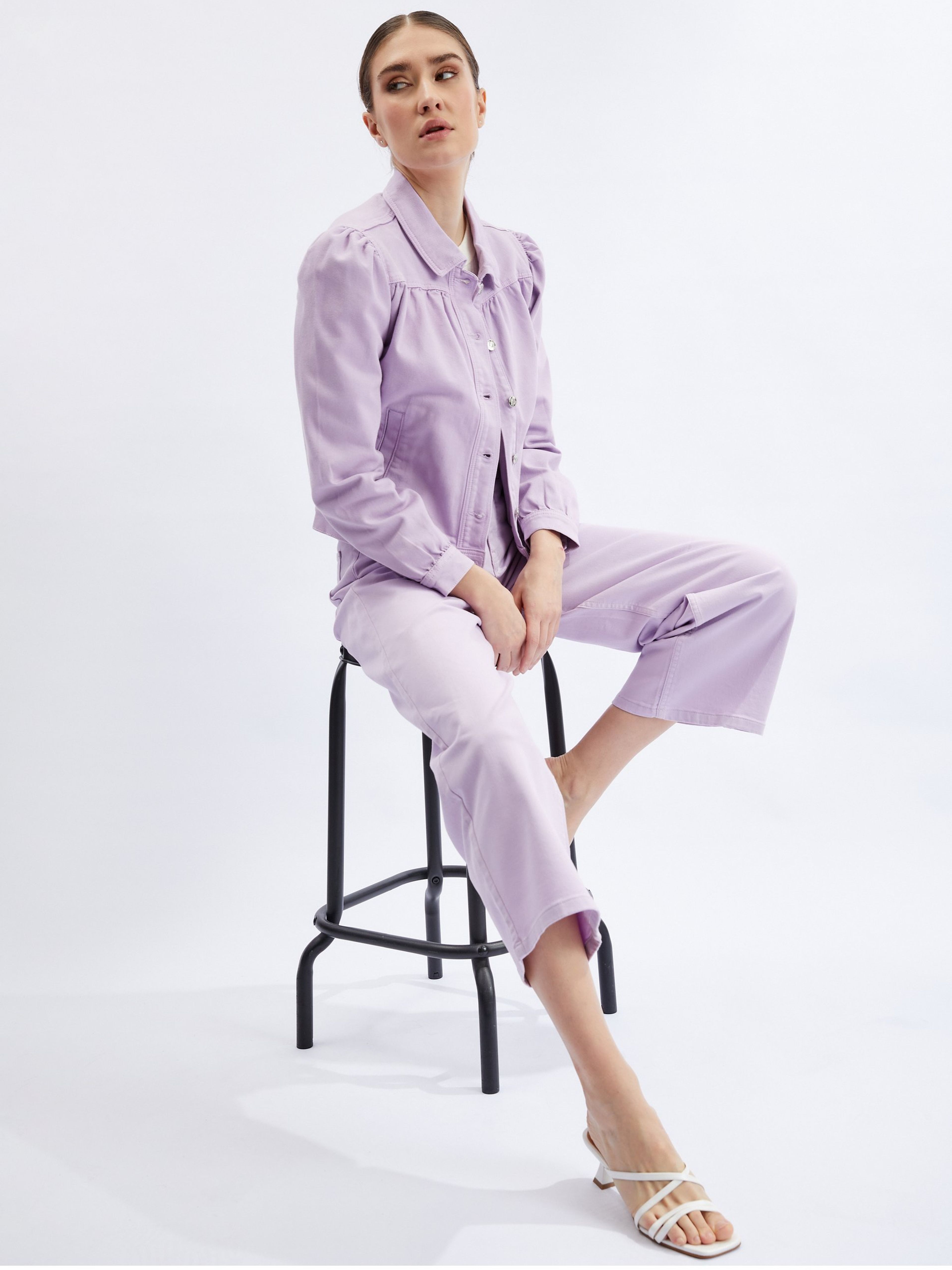 Hellviolette Damen-Jeansjacke mit Rüschenärmeln ORSAY