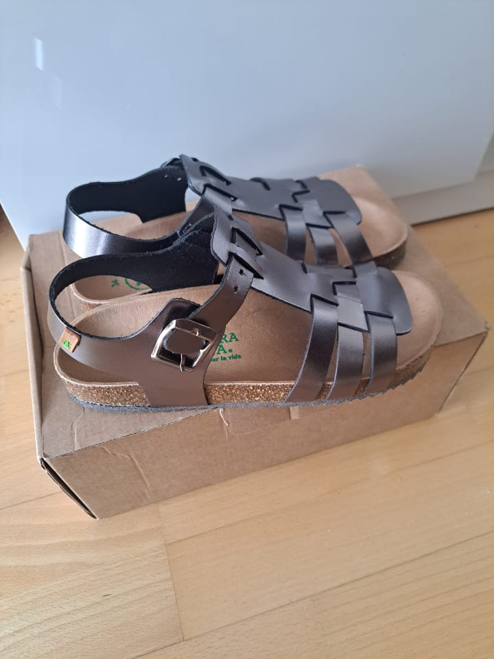 El Naturalista Sandalen 