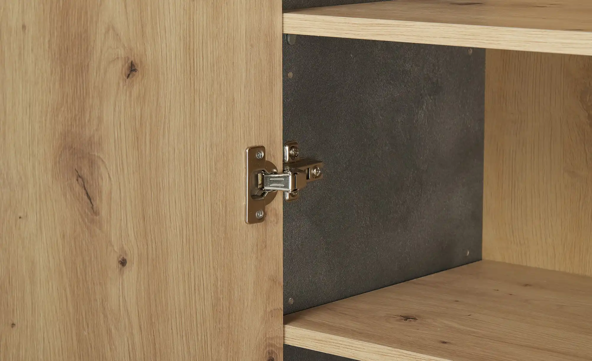 Garderobenschrank