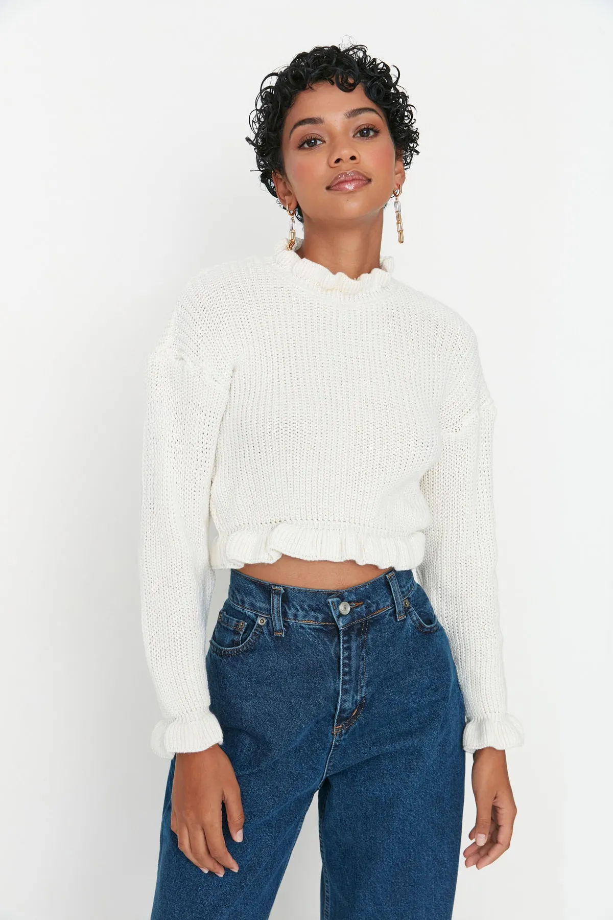 Trendyol Collection  Kurzer Strickpullover in Ecru TWOAW22KZ0530