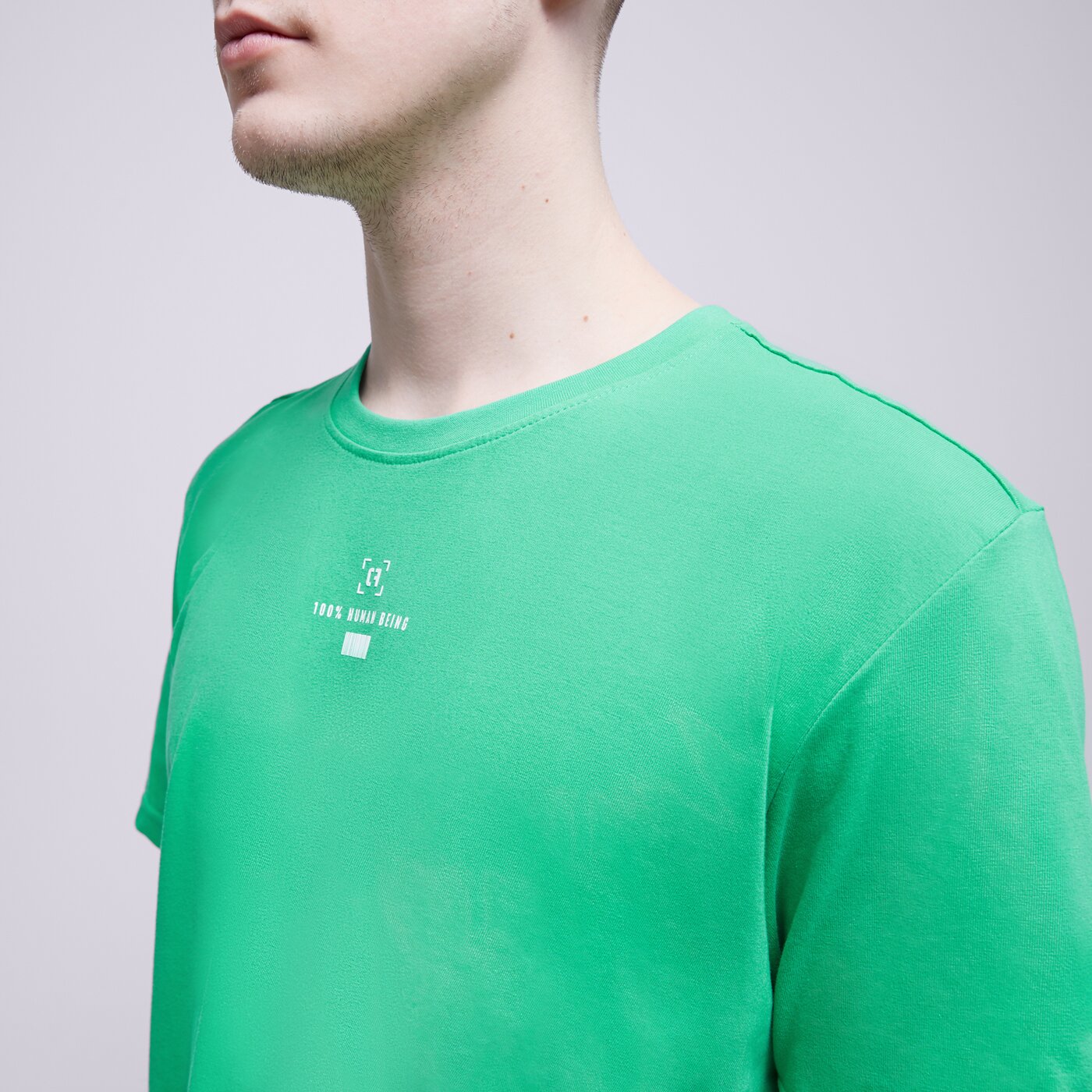 CONFRONT T-SHIRT ESSENTIAL GREEN Grün