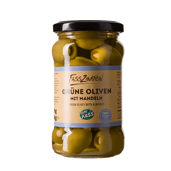 Grüne Oliven mit Mandeln