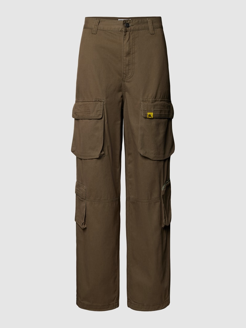 Cargohose mit aufgesetzten Taschen in khaki