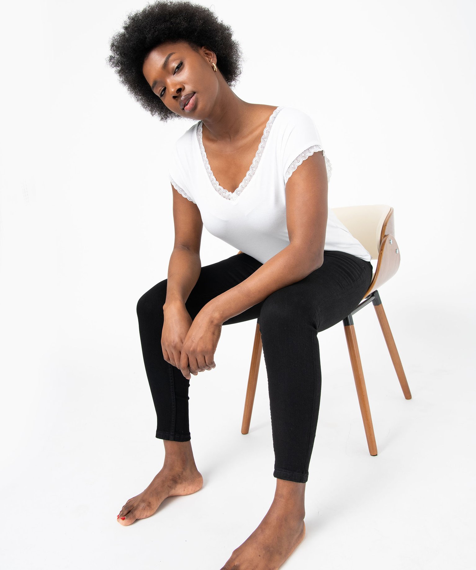 Tee-shirt femme à manches courtes avec col V en dentelle ecru | GEMO