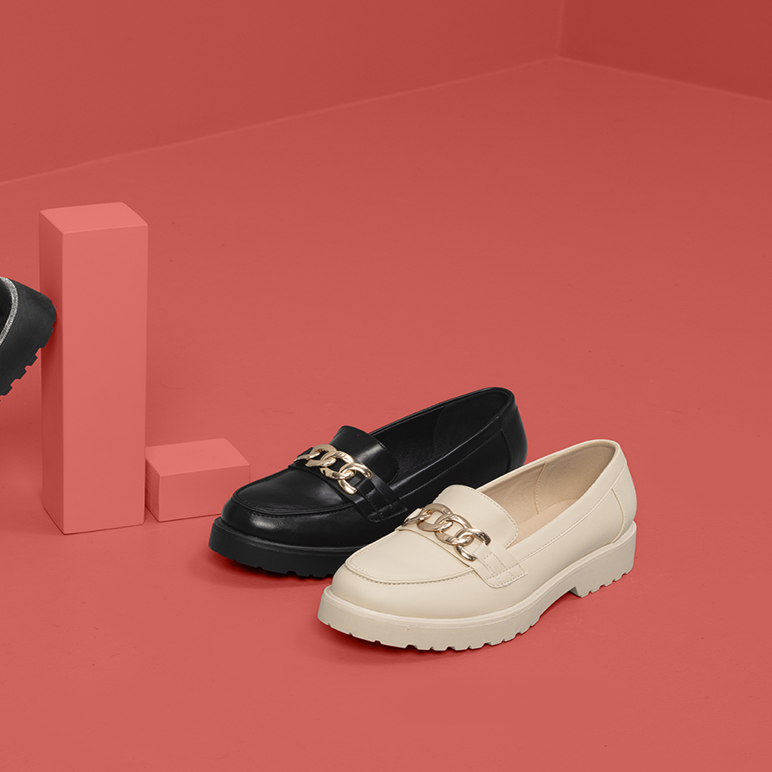 Mocassins à détails bijoux Liberto sable femme | La Halle