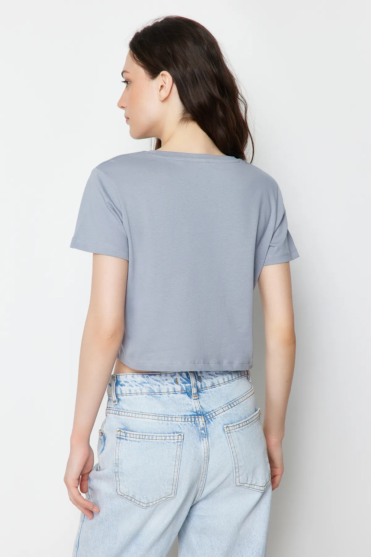 Trendyol Collection  Weiß-Graues 2er-Pack kurzes Strick-T-Shirt aus 100 % Baumwolle mit Rundhalsausschnitt TWOSS20TS1480