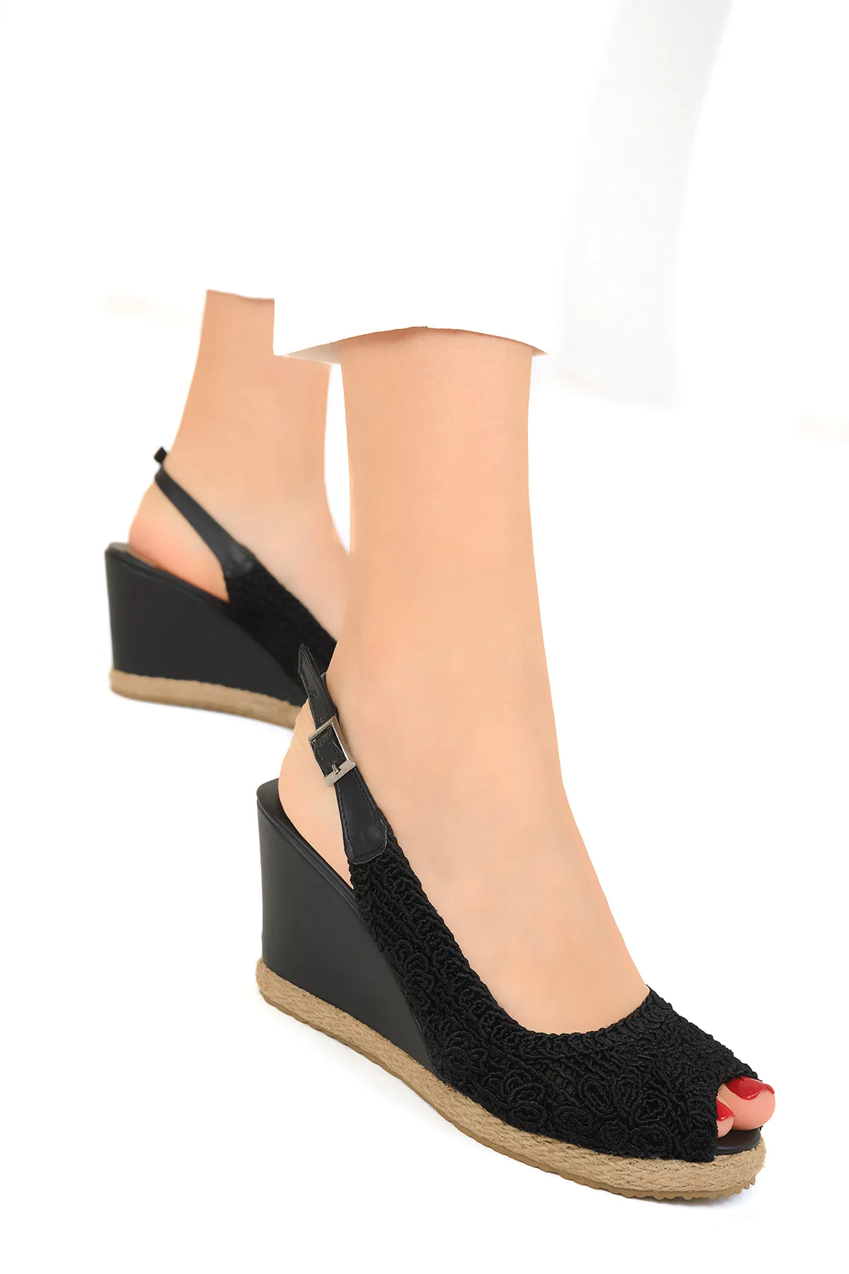 SOHO  Schwarze Damenschuhe mit Keilabsatz 19042