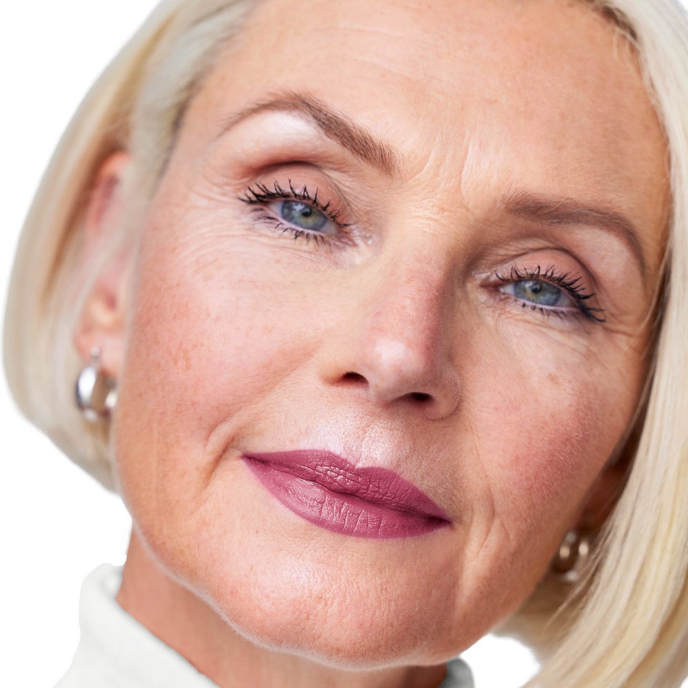 Szminka długotrwała Clinique – satynowa