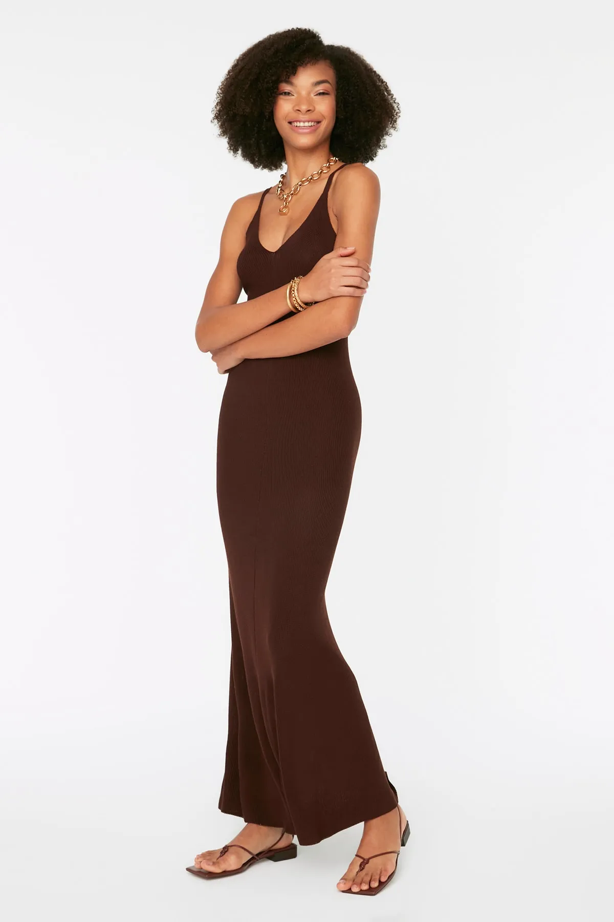 Trendyol Collection  Braunes Maxi-Strick-Basic-Kleid TWOSS20EL1574