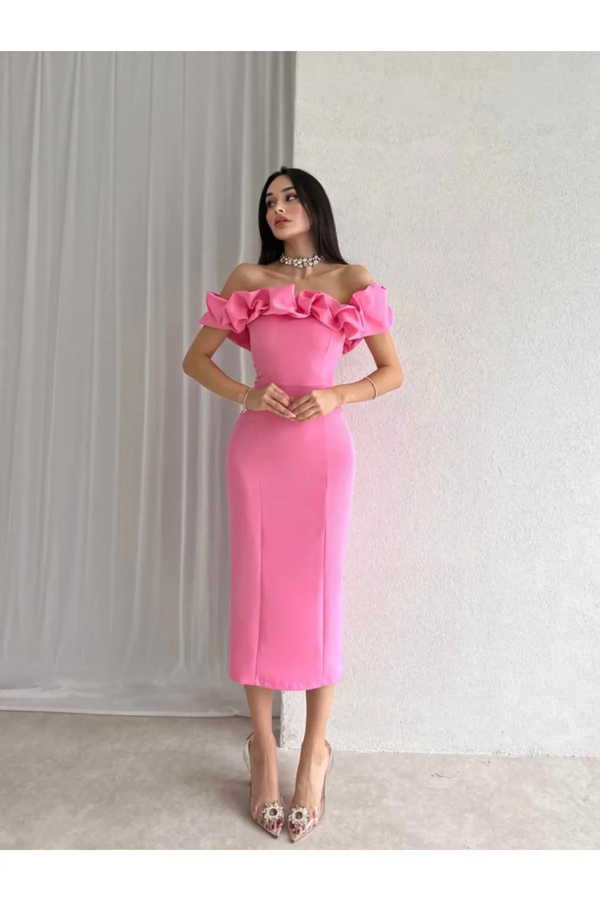 Afiş Butik  Rosa, trägerloses Bleistiftkleid mit Rüschen