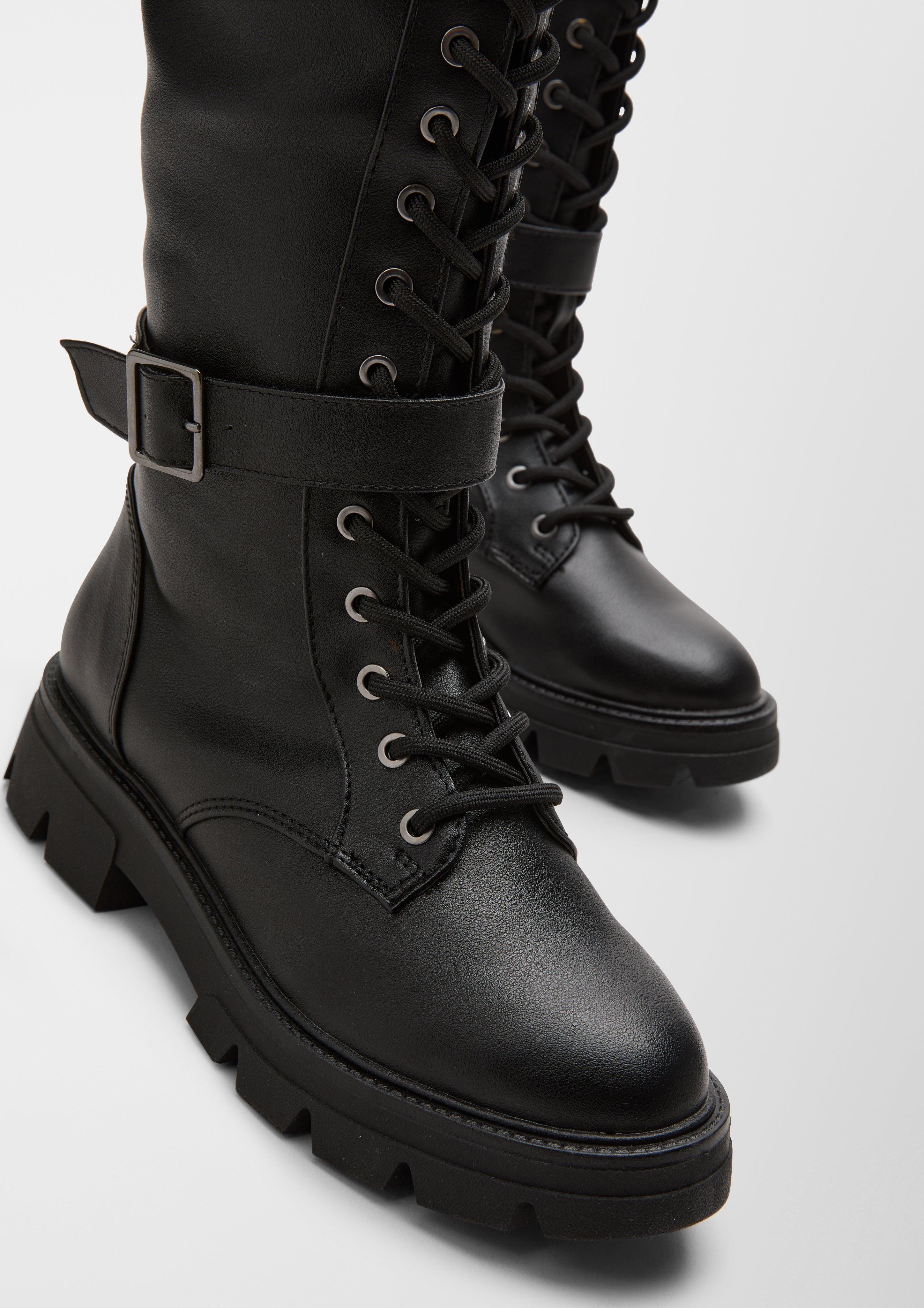 Stiefel mit Dornschließen  101.207.101.26604-001