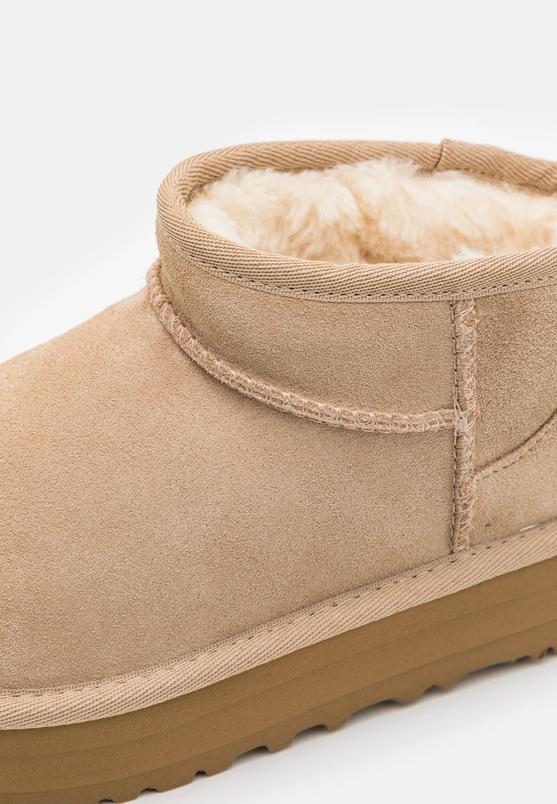 UGG CLASSIC ULTRA MINI PLATAFORMA UNISEX - Botines