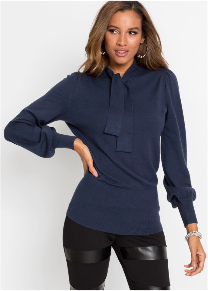 Pullover mit Zierschal