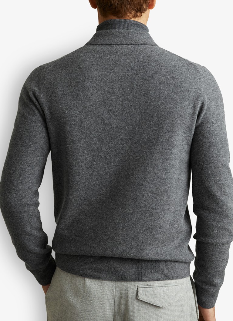 Vestă Reiss Pisa din tricot fin de lână merinos, cu buzunare la piept.