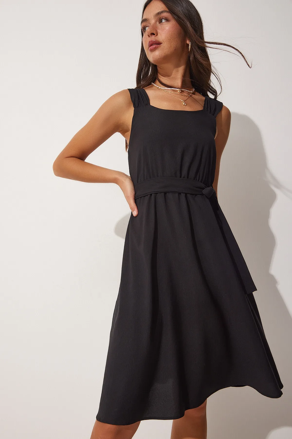 Happiness İstanbul  Schwarzes Ayrobin-Sommerkleid mit Riemen und Gürtel für Damen ZH00028