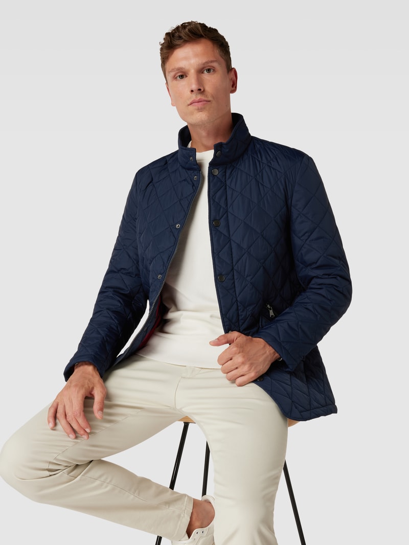 Steppjacke mit Stehkragen in marineblau