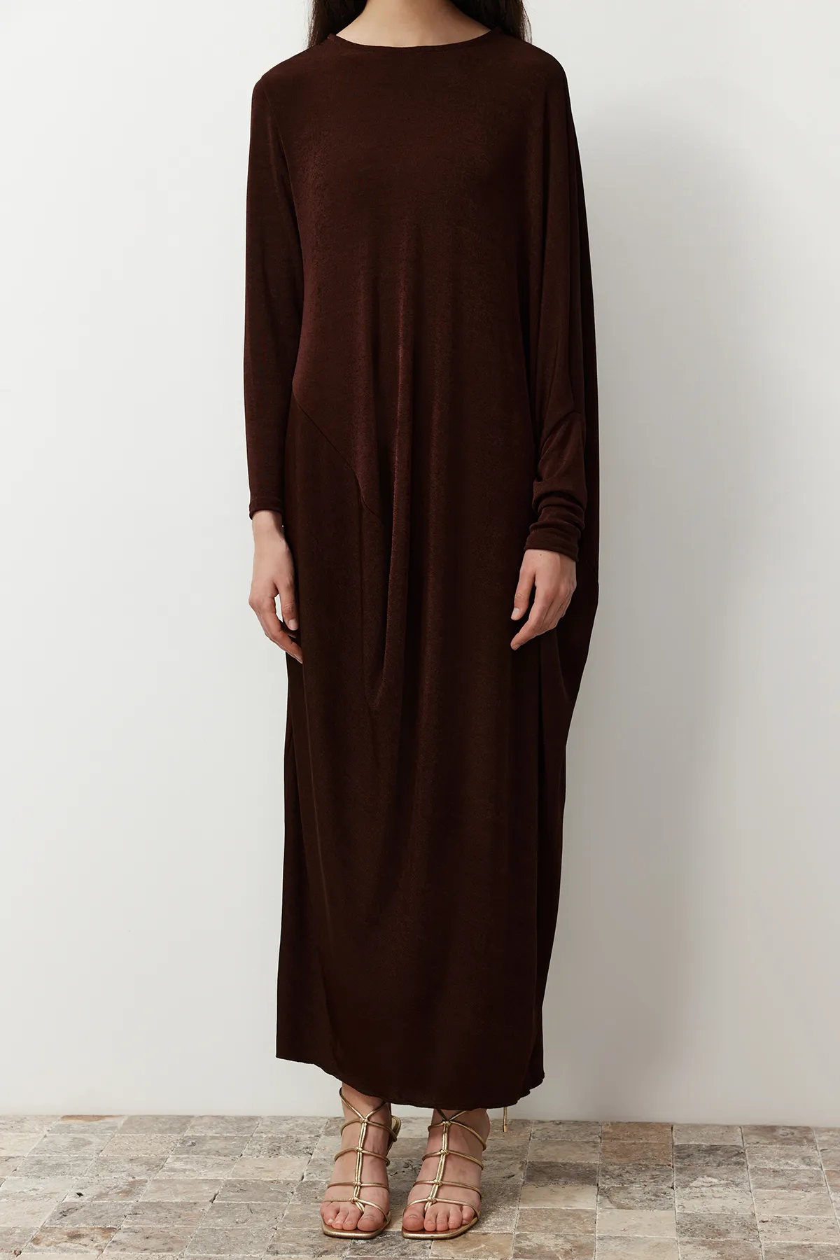 Trendyol Modest  Braunes stilvolles gestricktes Kaftan-Kleid TCTSS24EB00037