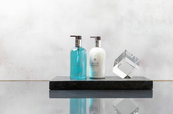 Molton Brown Cypress & Sea Fennel Fine Fine Liquid Hand Wash Glass Bottle Flüssigseife