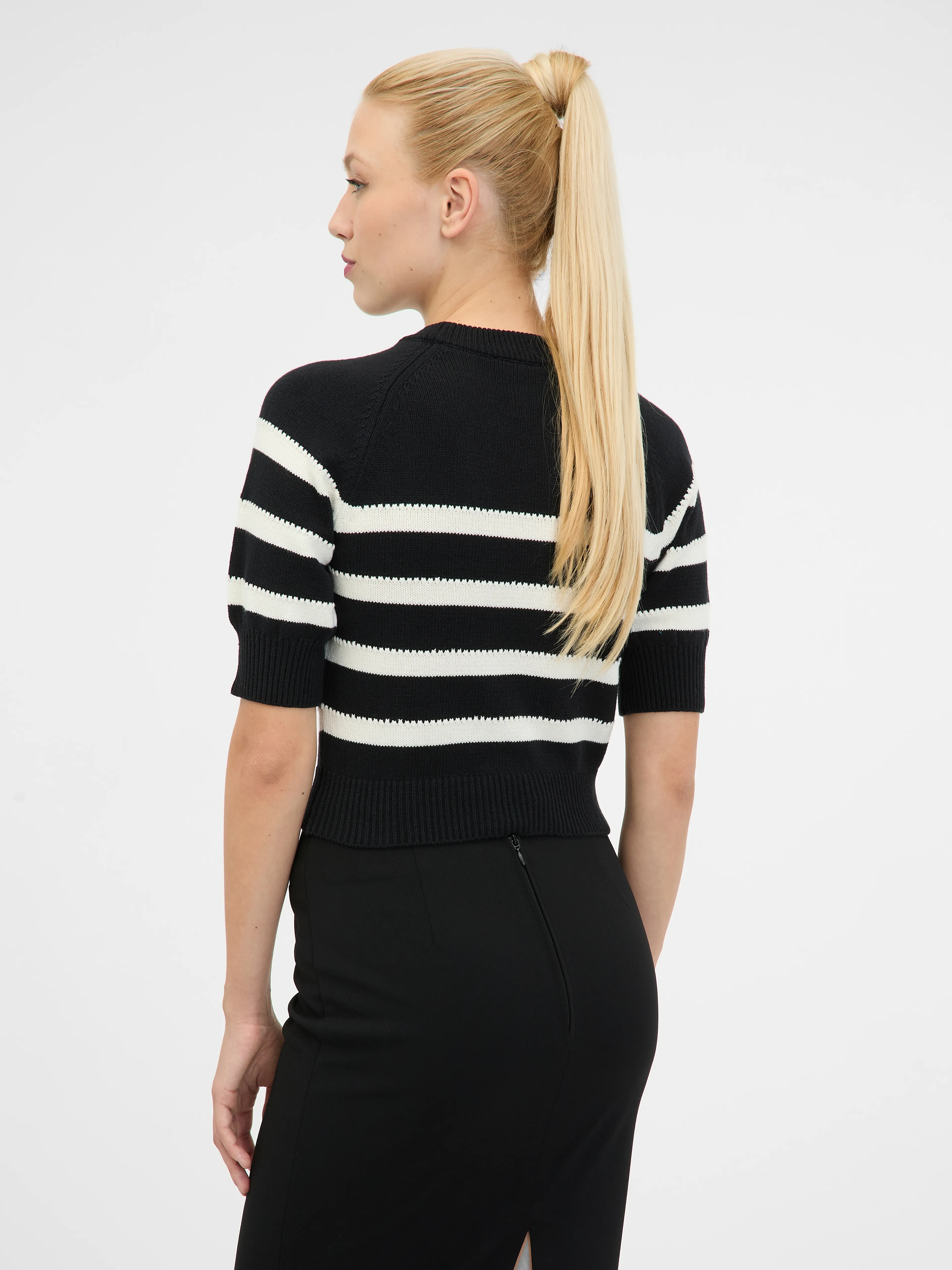 Schwarzer Damen-Kurzarmpullover ORSAY
