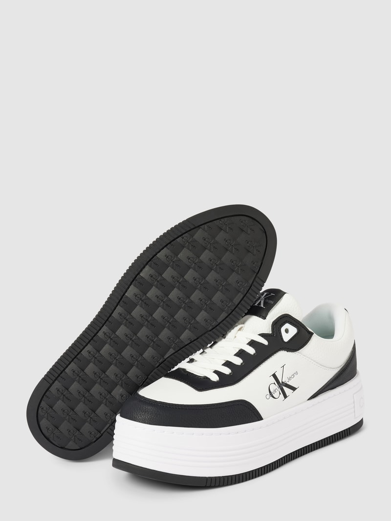 Plateau-Sneaker mit Label-Details in black