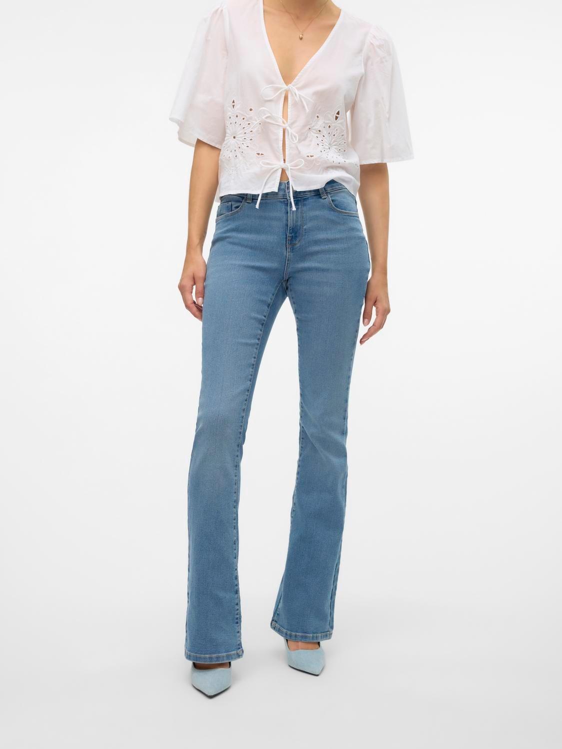 VMELLY Mid Rise Ausgestellt Jeans