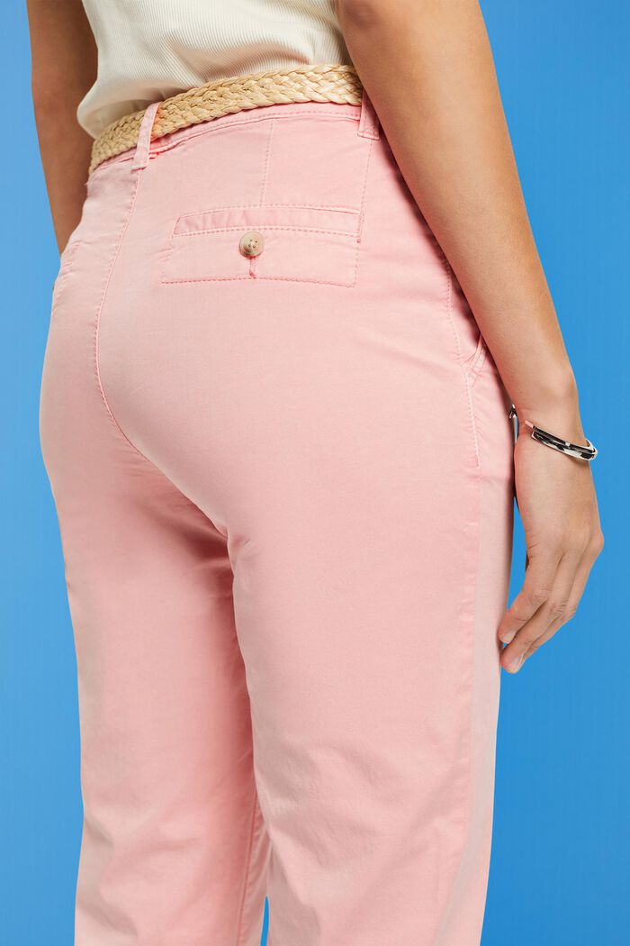 Leichte Stretch-Chino mit Gürtel