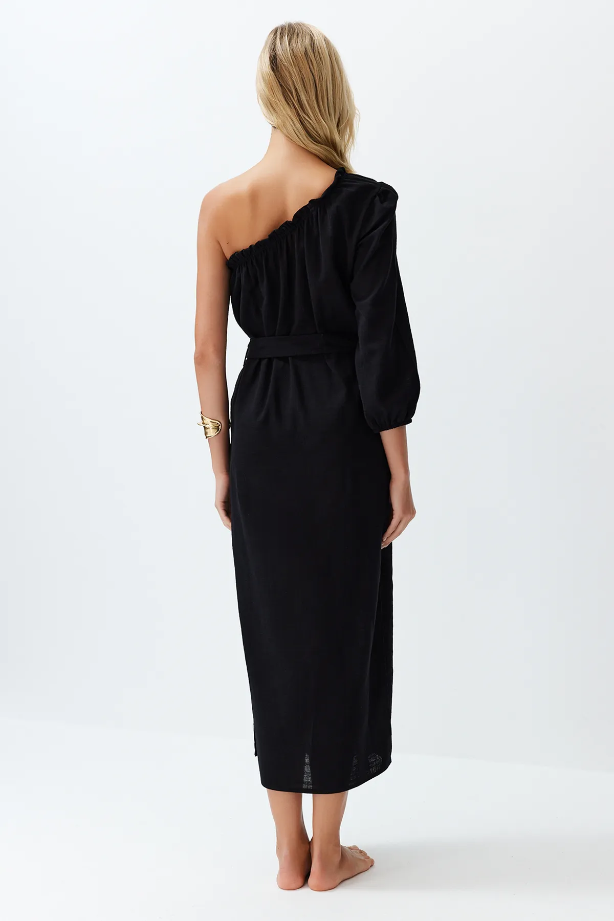 Trendyol Collection  Schwarzes Maxi-Strandkleid aus einer gewebten Leinenmischung mit Gürtel und Gürtel TBESS24EL00066