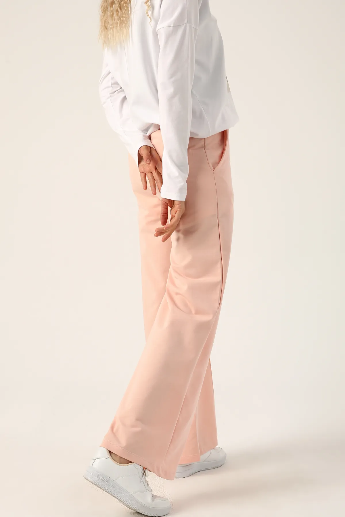 ALLDAY  Jogginghose mit weitem Bein und Taschen in Powder Grass