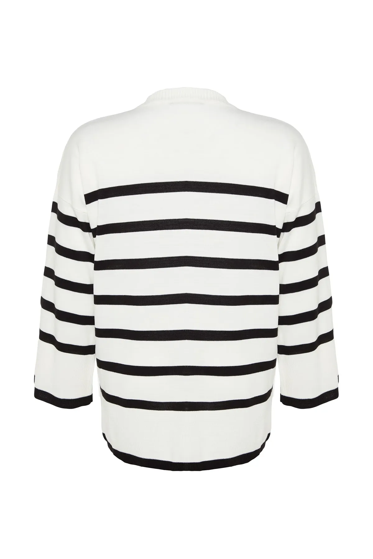 Trendyol Curve  Ecru gestreifter Strickpullover mit Rundhalsausschnitt TBBAW24AN00024