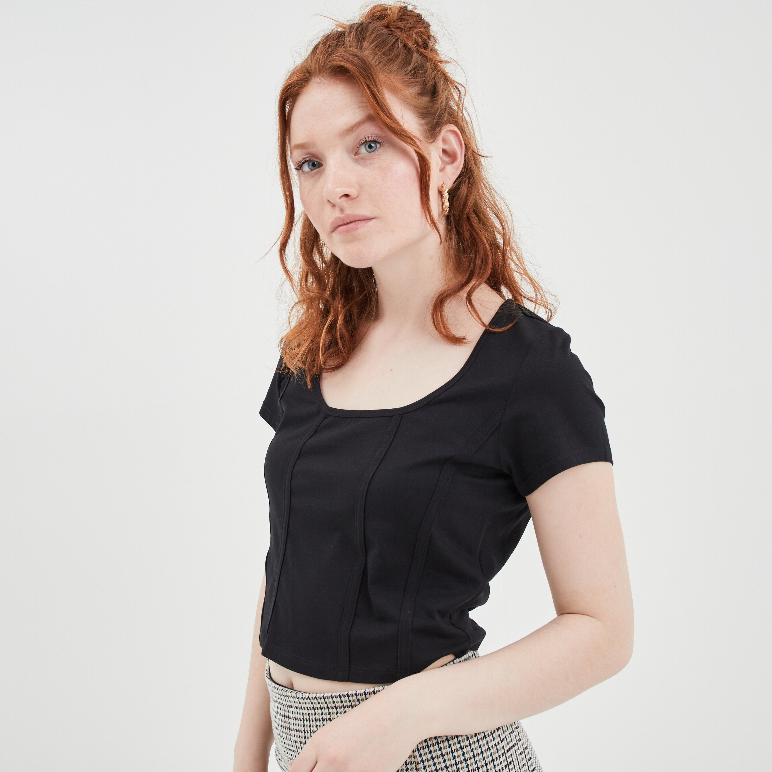 T-shirt court ajusté effet corset noir femme | La Halle