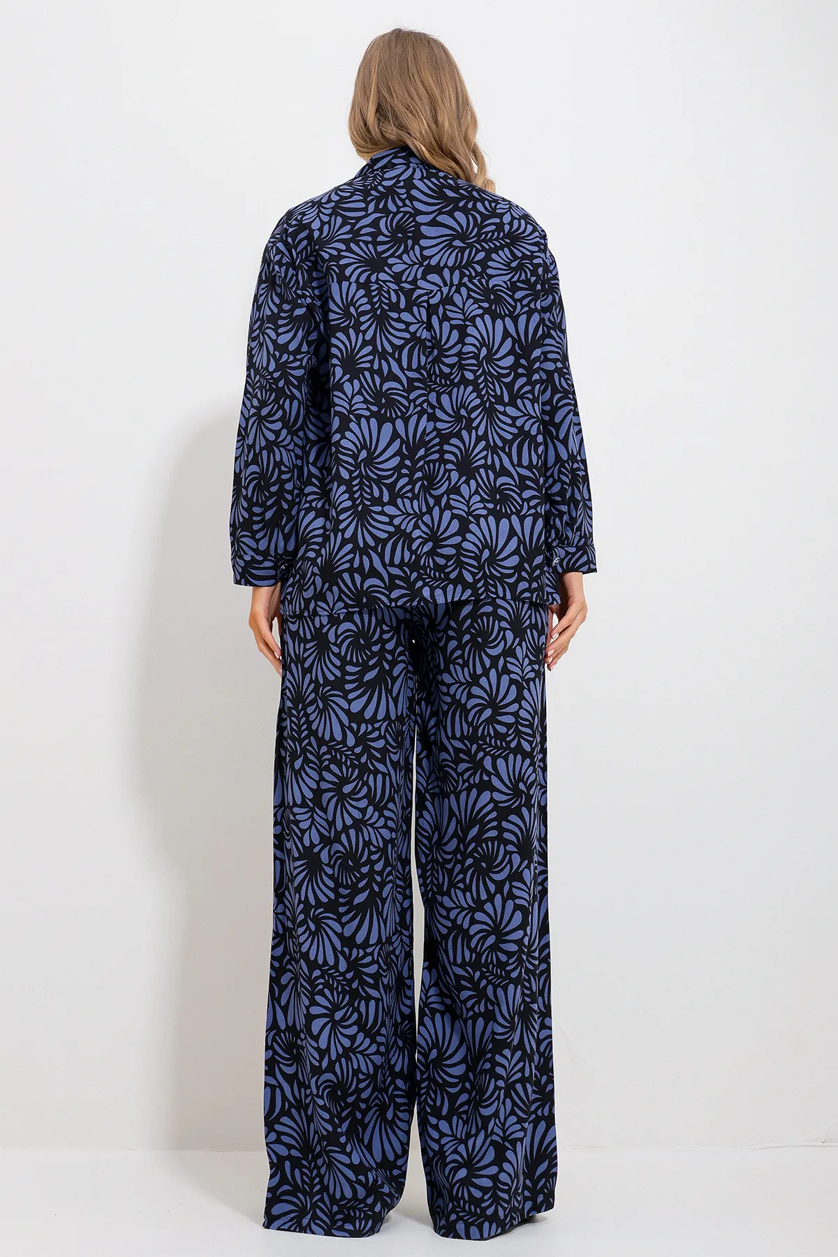 Trend Alaçatı Stili  Damen Set aus gemustertem Hemd und Hose in Mitternachtsblau, Oberteil und Webware, Alc-X11749