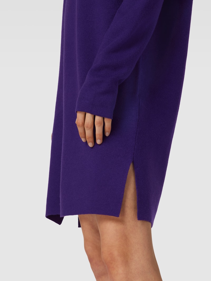 Knielanges Strickkleid mit Rundhalsausschnitt in purple
