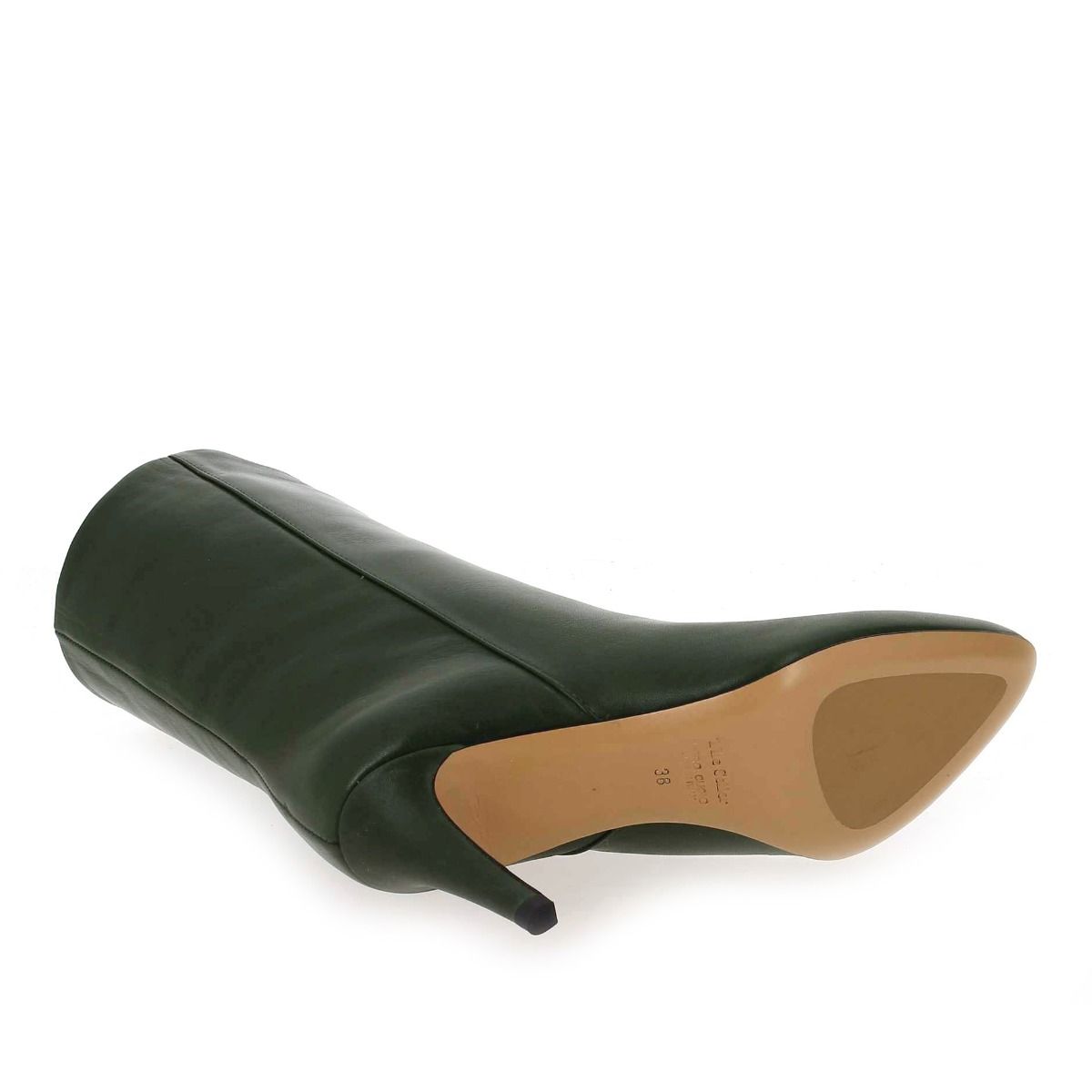 The Seller  S9047 - Vert