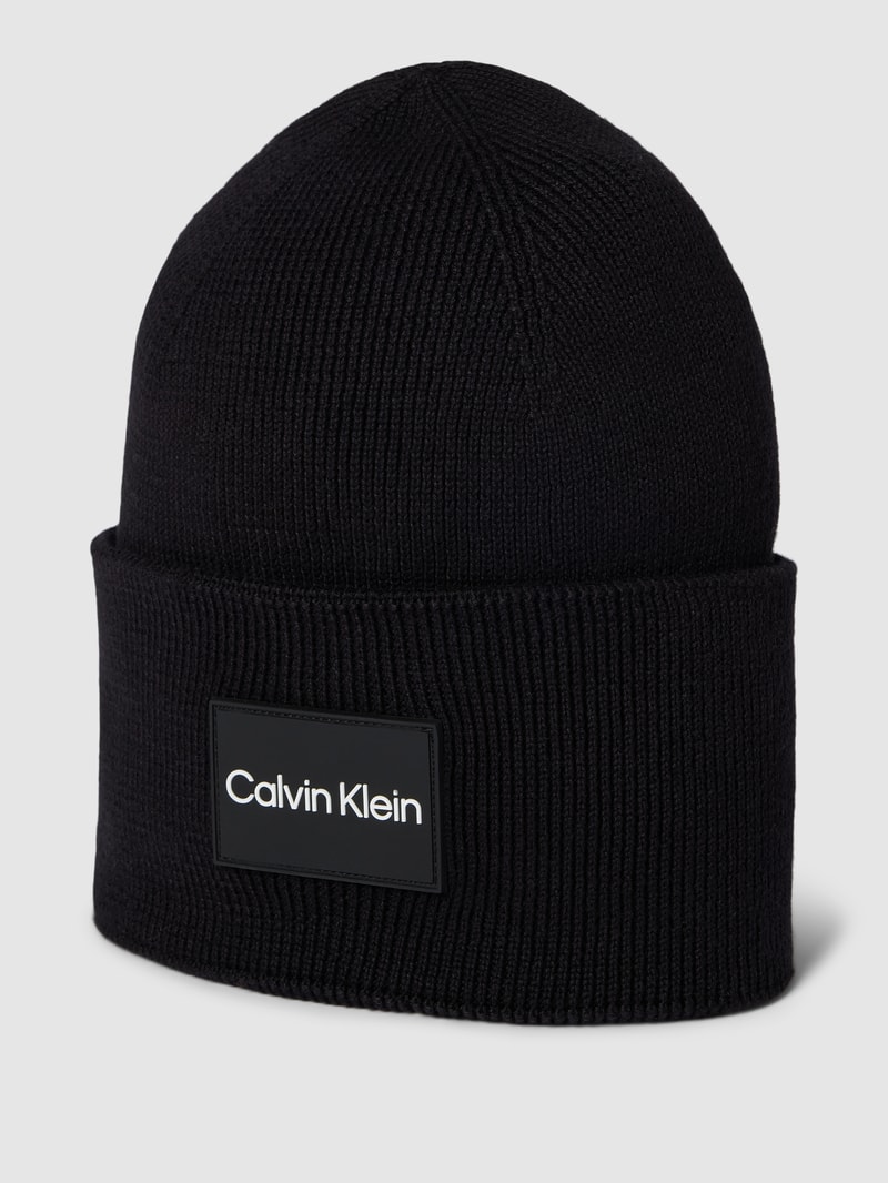 Beanie mit Label-Detail in schwarz