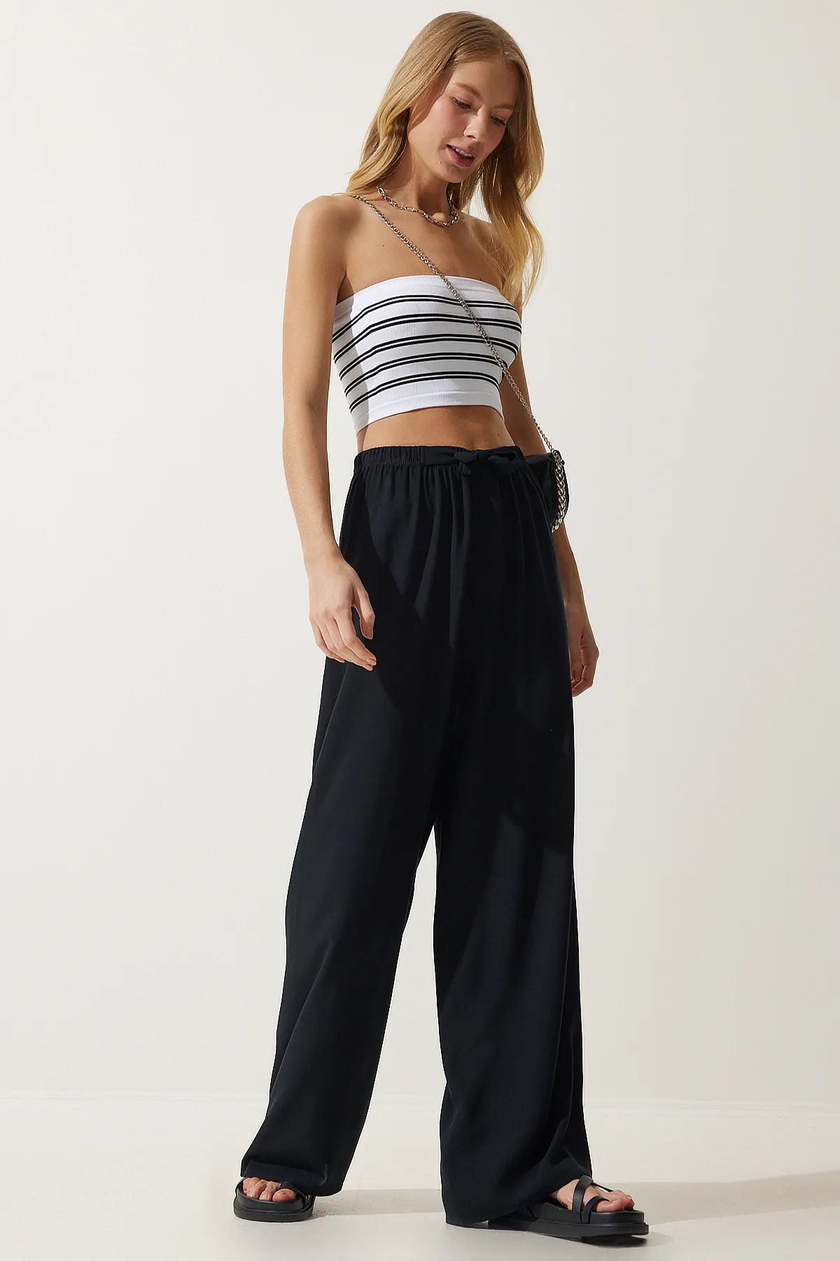 Happiness İstanbul  Schwarze Palazzo-Hose aus Viskose für Damen EN00610