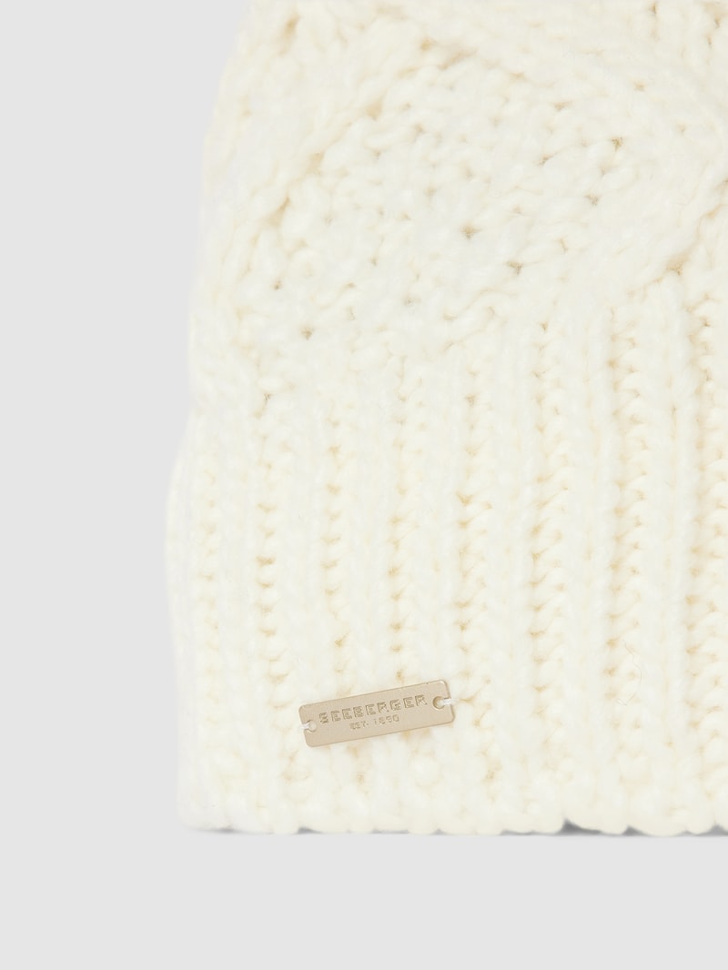 Mütze mit Zopfmuster in offwhite