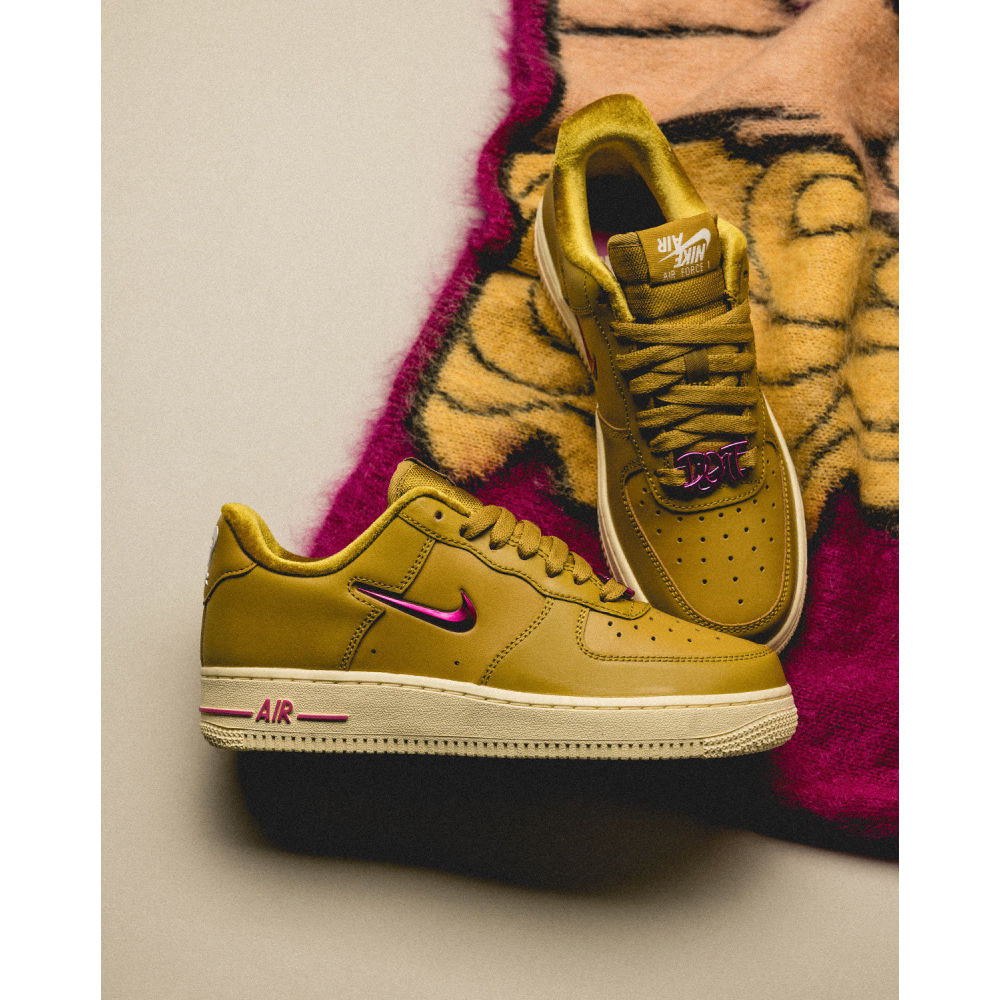 Nike Air Force 1 07 Just Do It Se FB8251-700 / braun